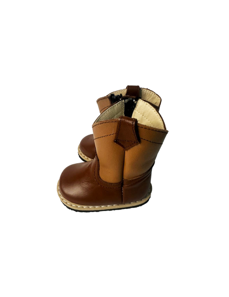 Bota para bebe, 100%  cuero genuino  color marron. inmejorable calidad ref: 3JCUT201